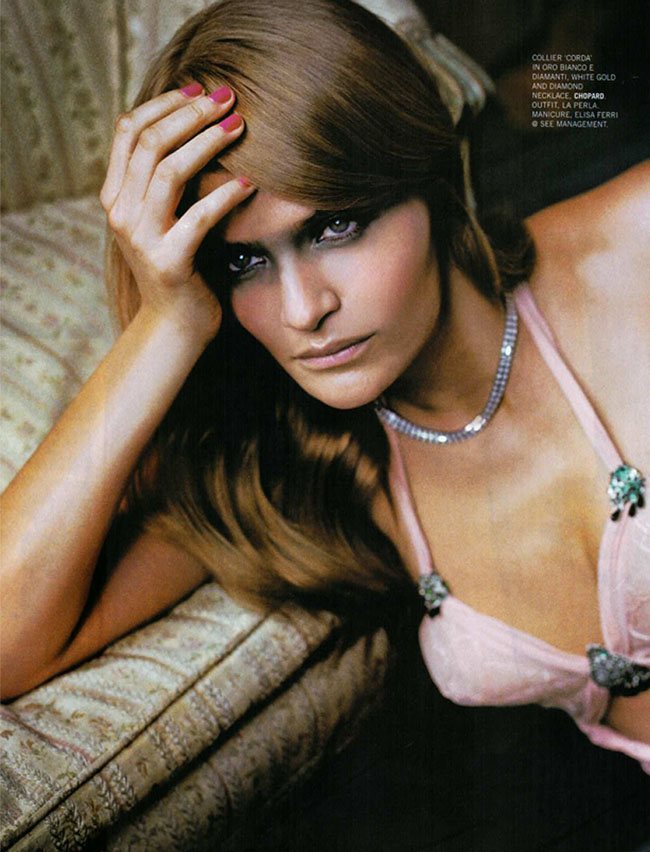 01-2005-002-VogueGioiello-Jewelry-Helena Christensen-SmokeyEye