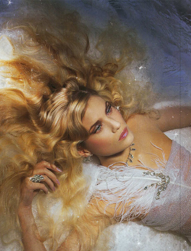 01-2005-013 -VogueGioiello-Jewelry-GetIced-Blonde-HairFan-Diamonds.