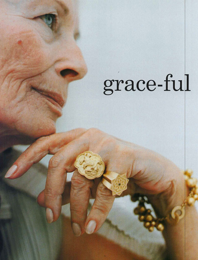 01-2005-016 -VogueGioiello-Jewelry-Graceful-Woman-PinkyRing-Gold