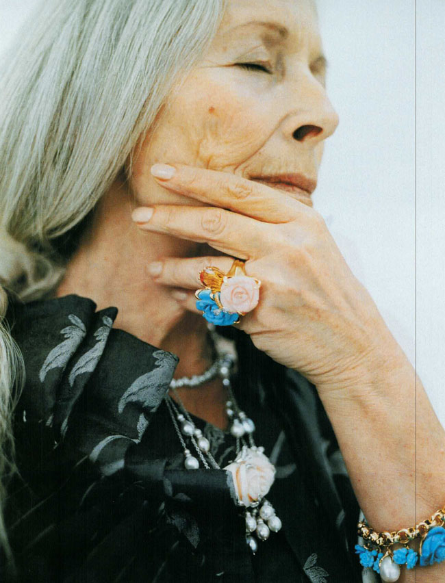01-2005-019 -VogueGioiello-Jewelry-Woman-Multi-Rose-Ring. jpg