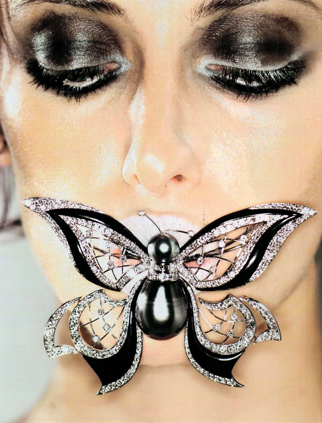 11-2001-017-VogueGioiello-Jewelry-BlackAndWhite-Butterfly-Eyeshadow