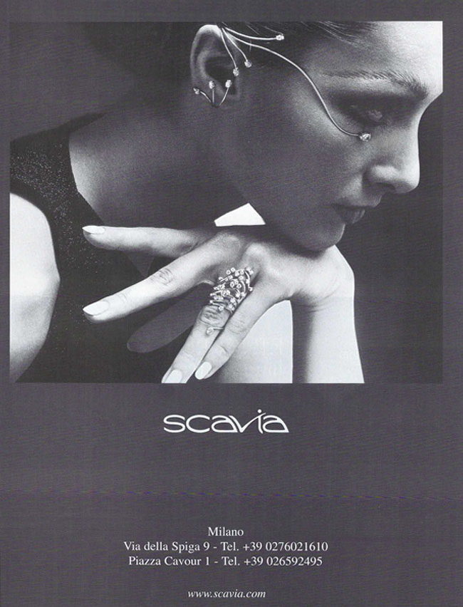 11-2003-002.-VogueGioiello-EarCuff-BlackAndWhite-Jewelry-Trend