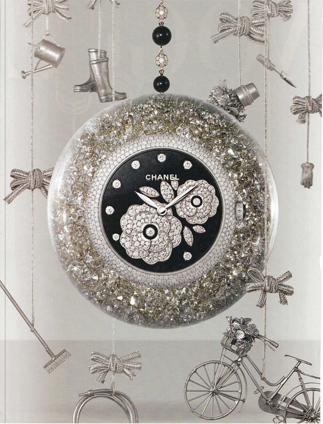 12-2014-008-VogueGioiello-Chanel-Watch-ChristmasOrnament
